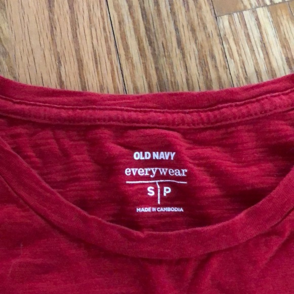 Plain red t-shirt - Picture 2 of 2